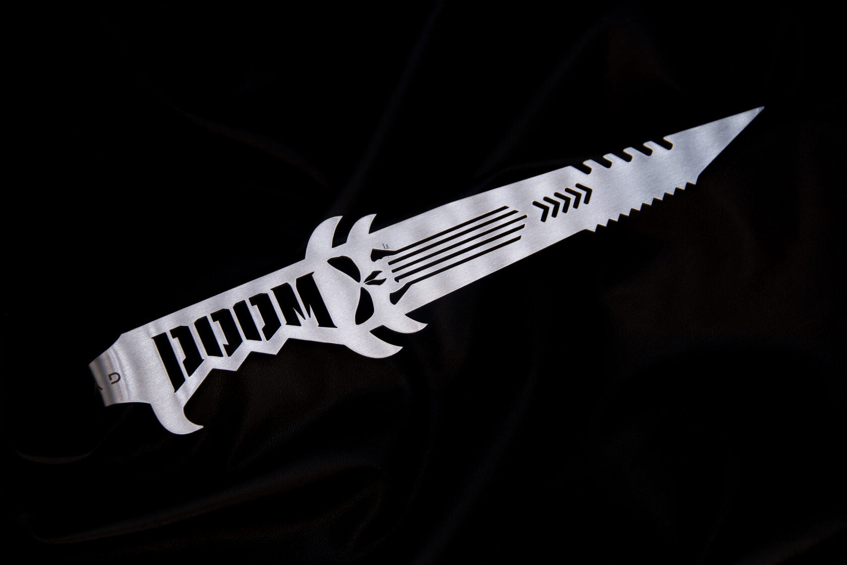 Nomad Doom Hookah Tongs