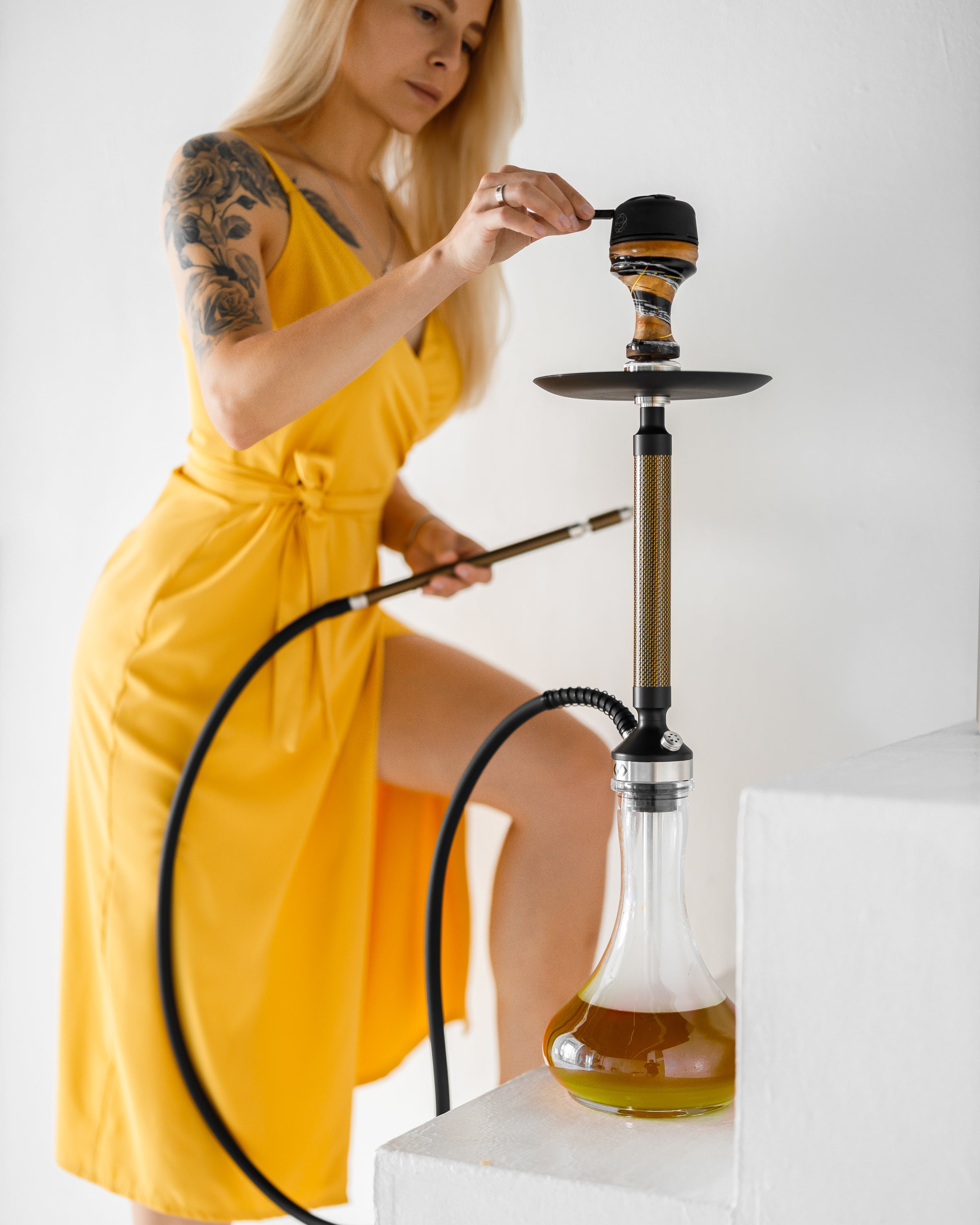 Conceptic Design Carbon Hookah