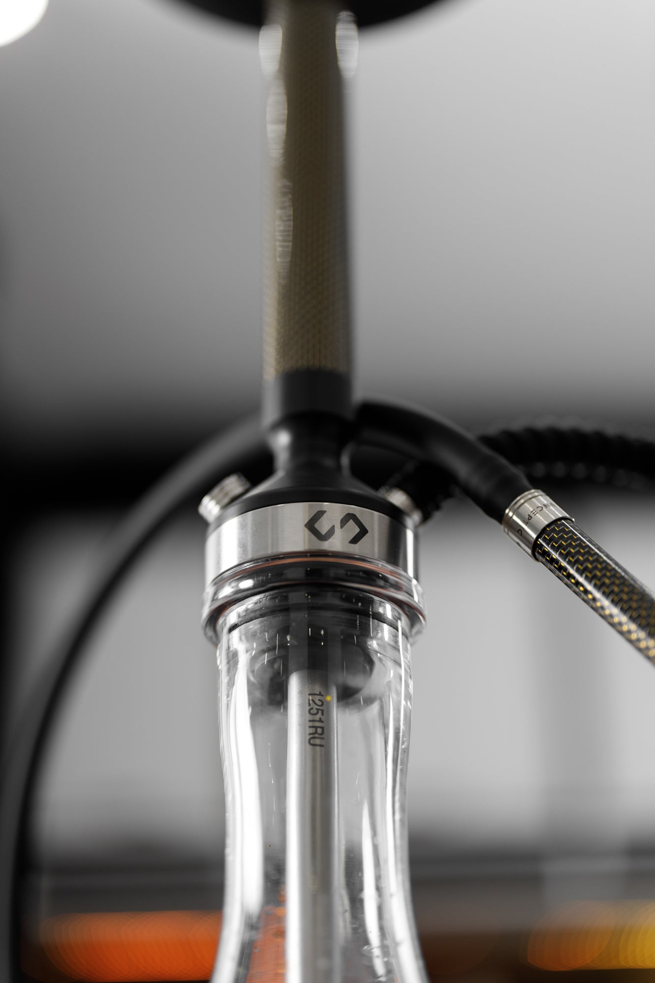 Conceptic Design Carbon Hookah