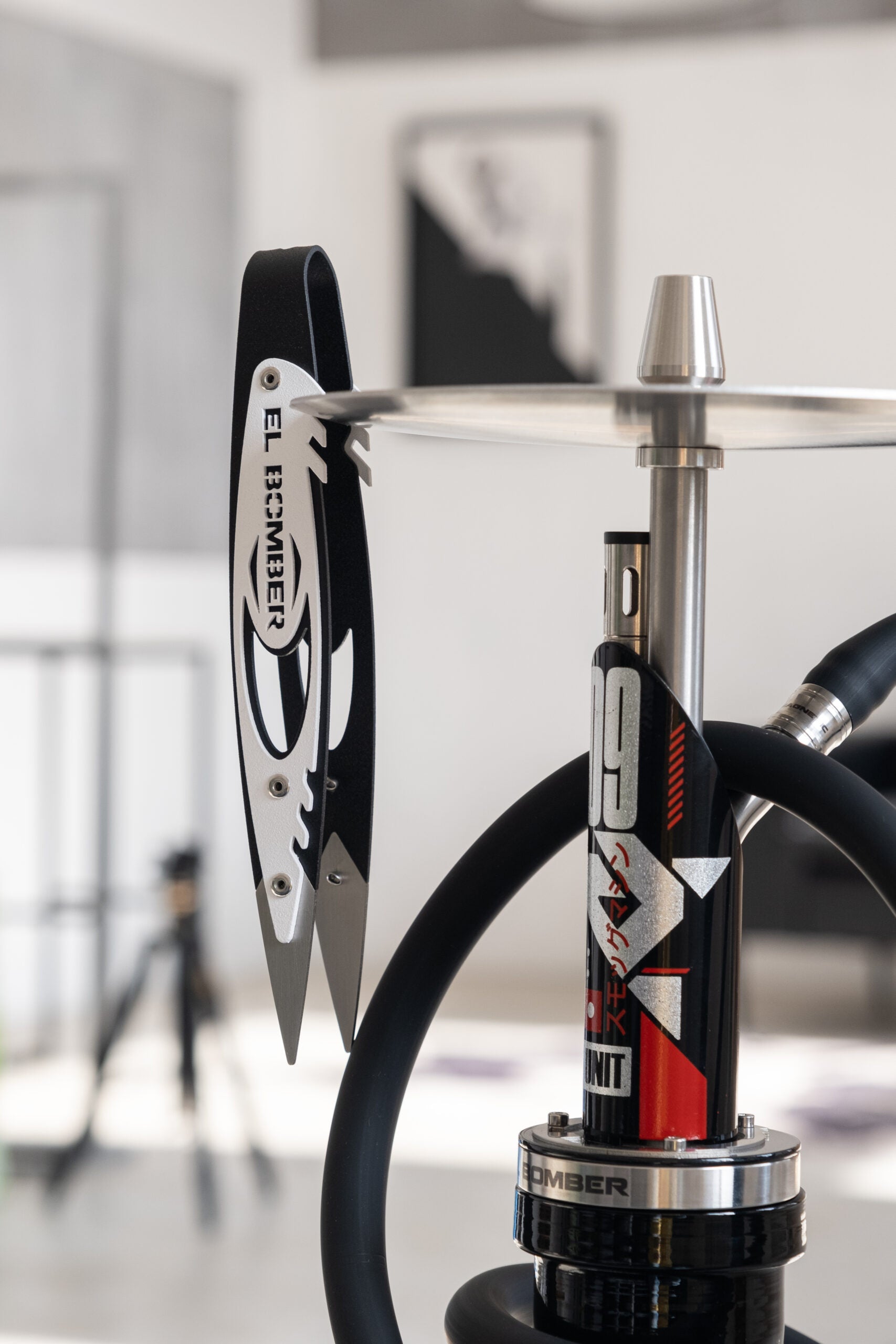 El Bomber Black Igla Hookah Tongs